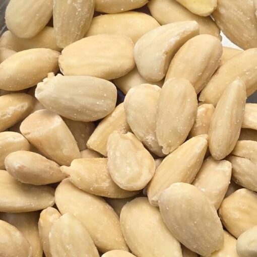Amandes entières émondées