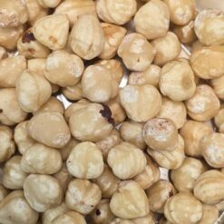 noisettes entières emondées