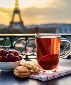 Les frères Dammann nous régalent avec ce thé à la cerise, aux amandes et aux épices de Noêl. C'est Noël à Paris