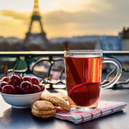 Les frères Dammann nous régalent avec ce thé à la cerise, aux amandes et aux épices de Noêl. C'est Noël à Paris