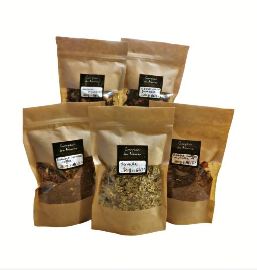 Deux hibiscus, deux rooibos gourmand et une tisane des merveilles. Une box pour s'hydrater avec plaisir