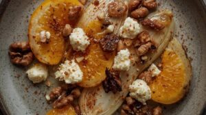 Endives rôties à l’orange, noix, fromage & piment fumé du Comptoir