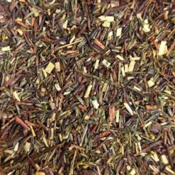 Rooibos Amande du Comptoir des Arômes, un mélange gourmand de rooibos rouge et rooibos vert aux notes douces, rondes et délicatement parfumées d’amande.